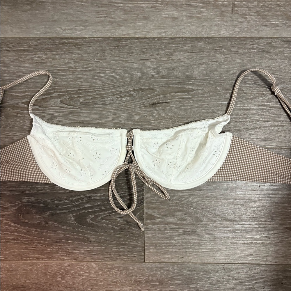 Frankie’s bikinis top never worn